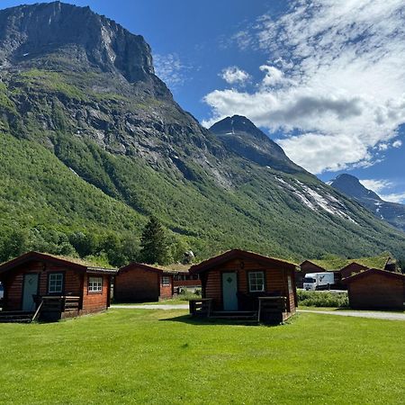 Trollstigen Camping And Gjestegard 욘달스네스 외부 사진