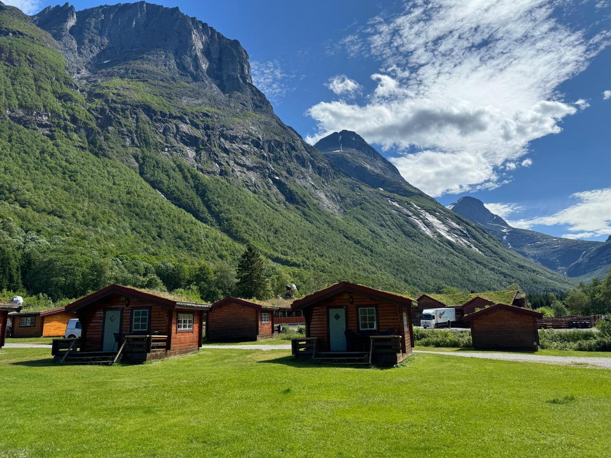 Trollstigen Camping And Gjestegard 욘달스네스 외부 사진