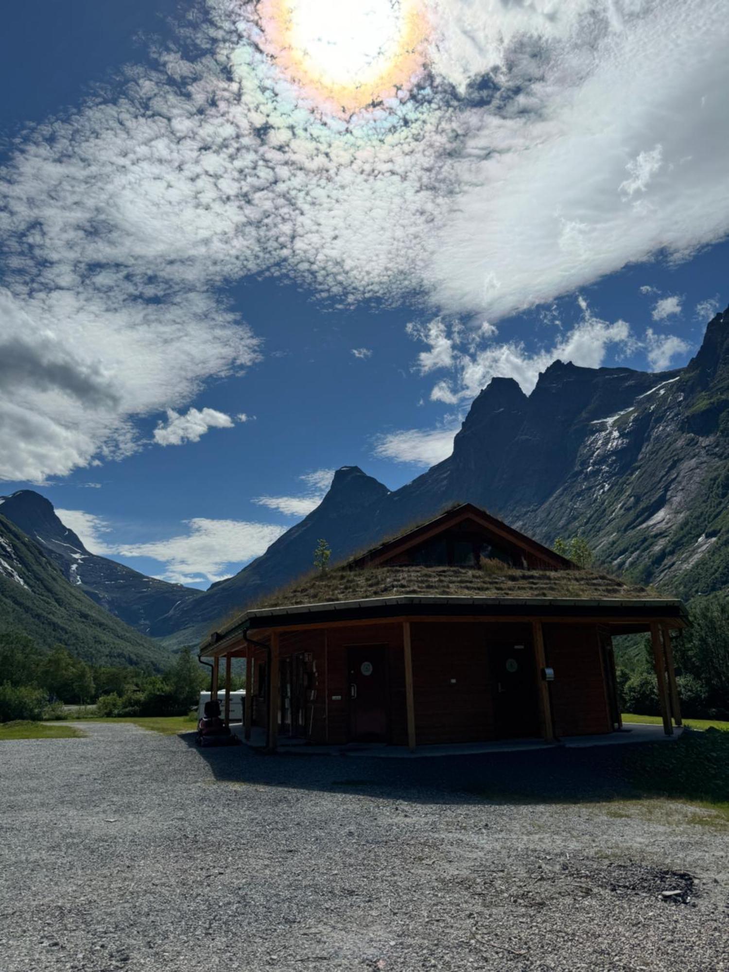 Trollstigen Camping And Gjestegard 욘달스네스 외부 사진