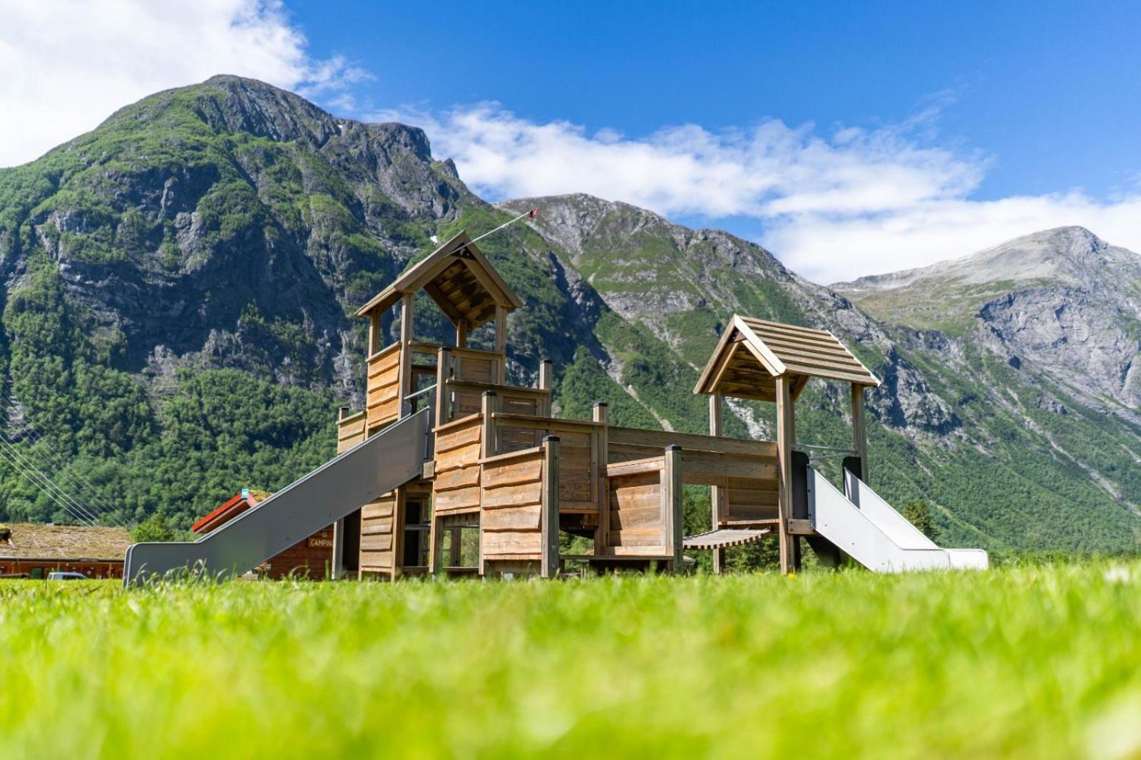 Trollstigen Camping And Gjestegard 욘달스네스 외부 사진